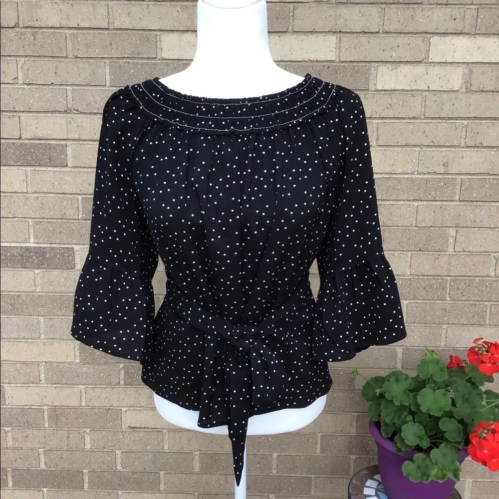 Woman’s Max Studio Blouse